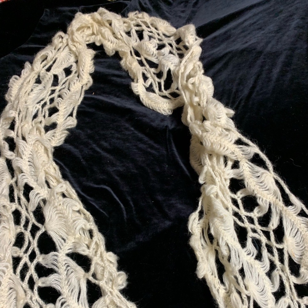 White crochet fashion scarf